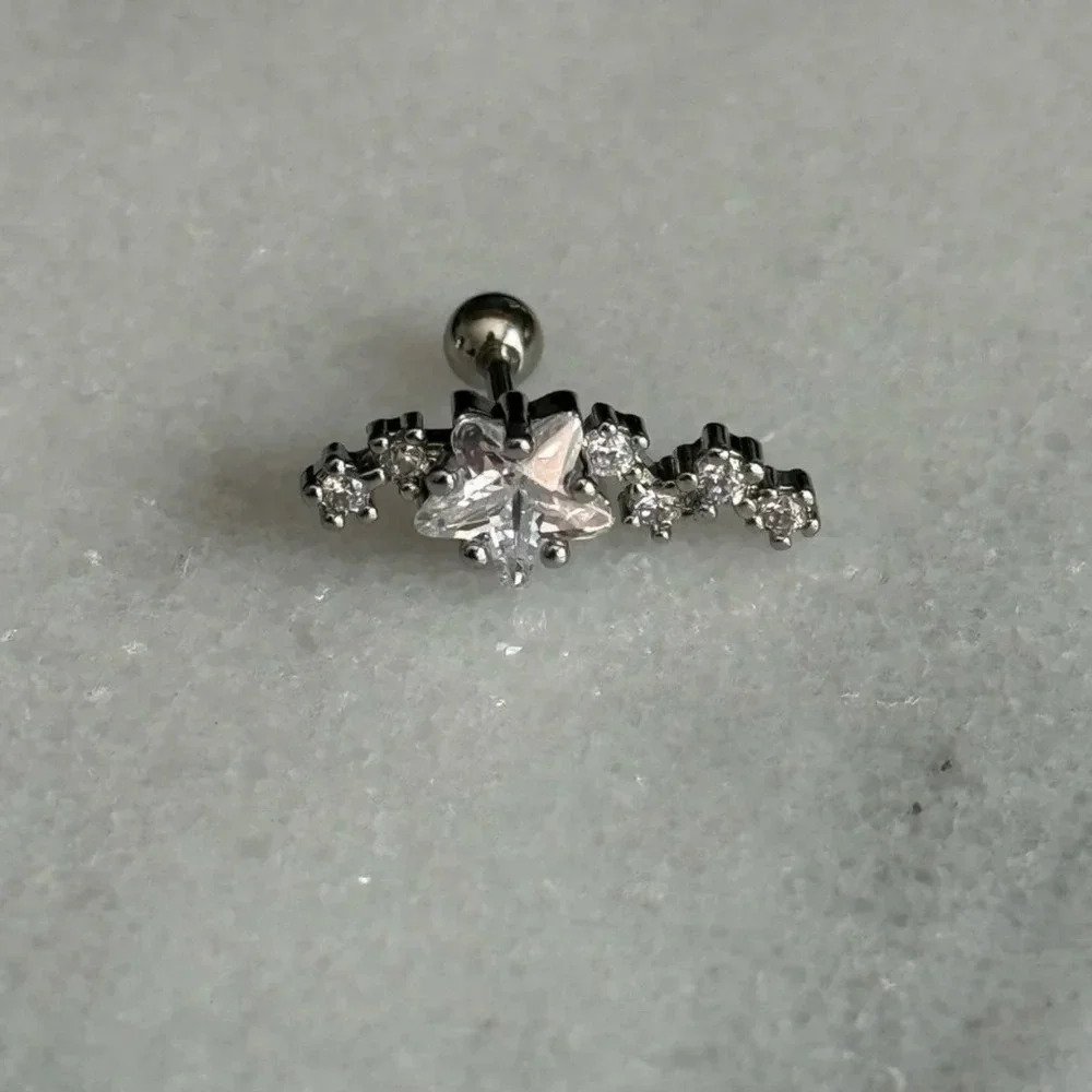COPY - COPY - Silver Crystal Arch Cartilage Earring Brand New - Picture 2 of 3